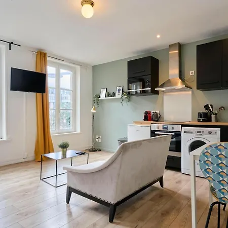 Equipe, Proche Gares Apartament